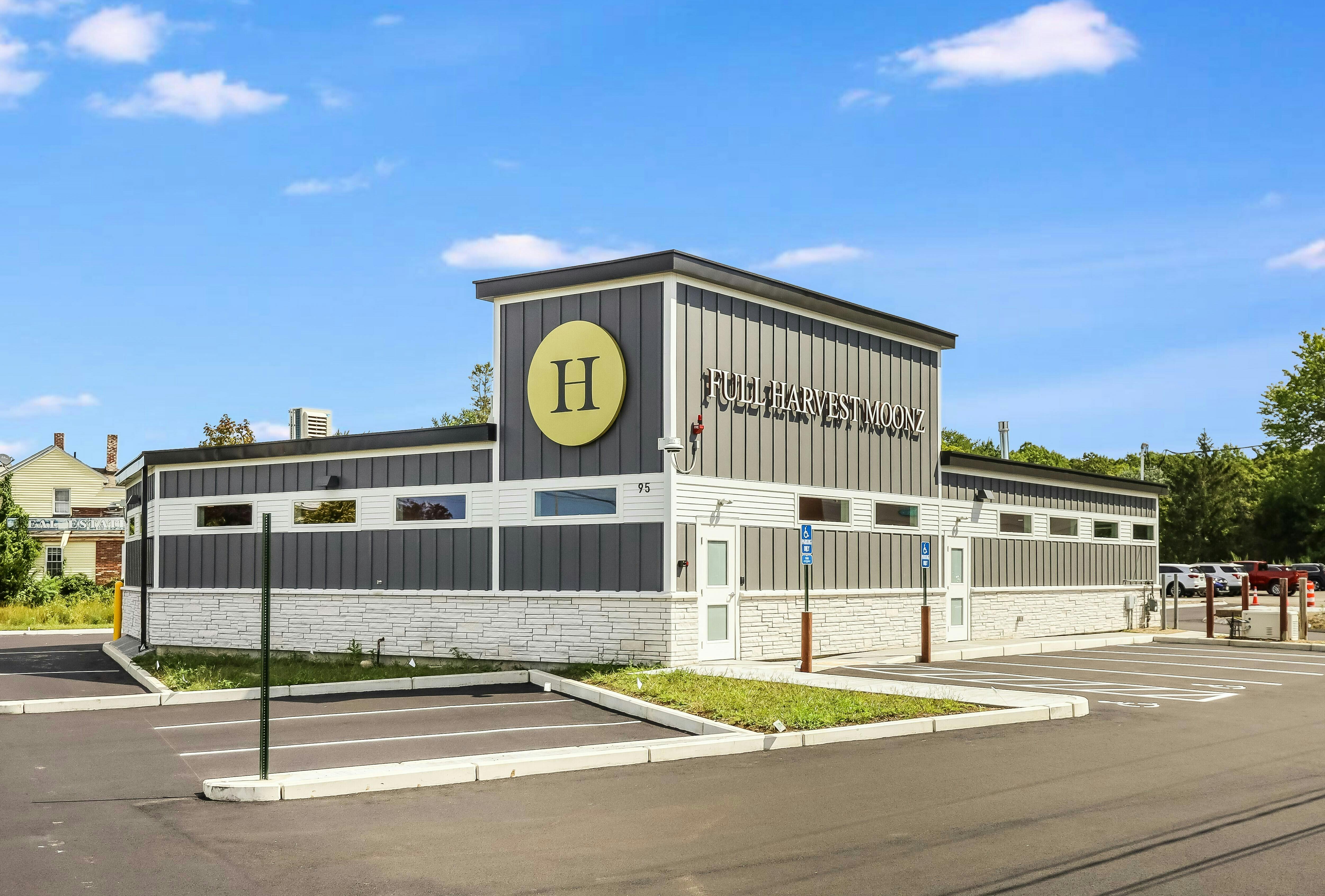 Full Harvest Moonz - Haverhill logo