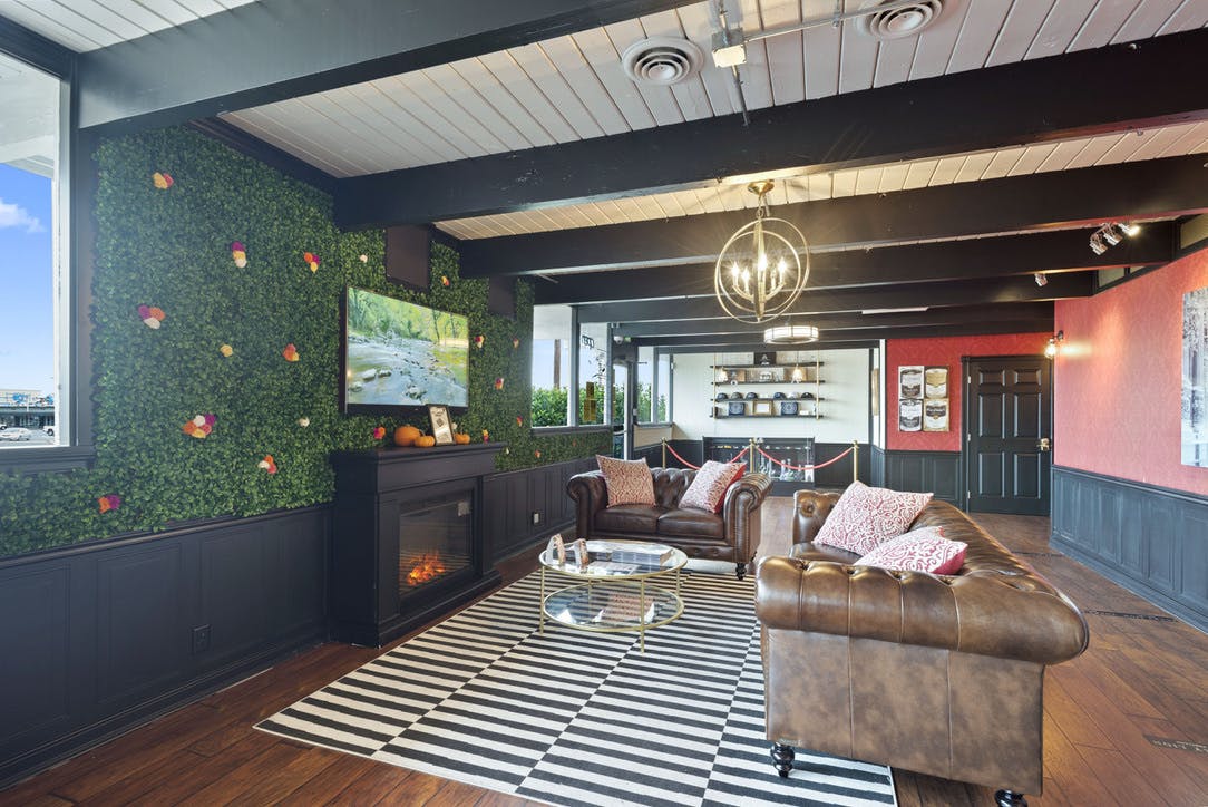 Lucky Lion - Eugene logo